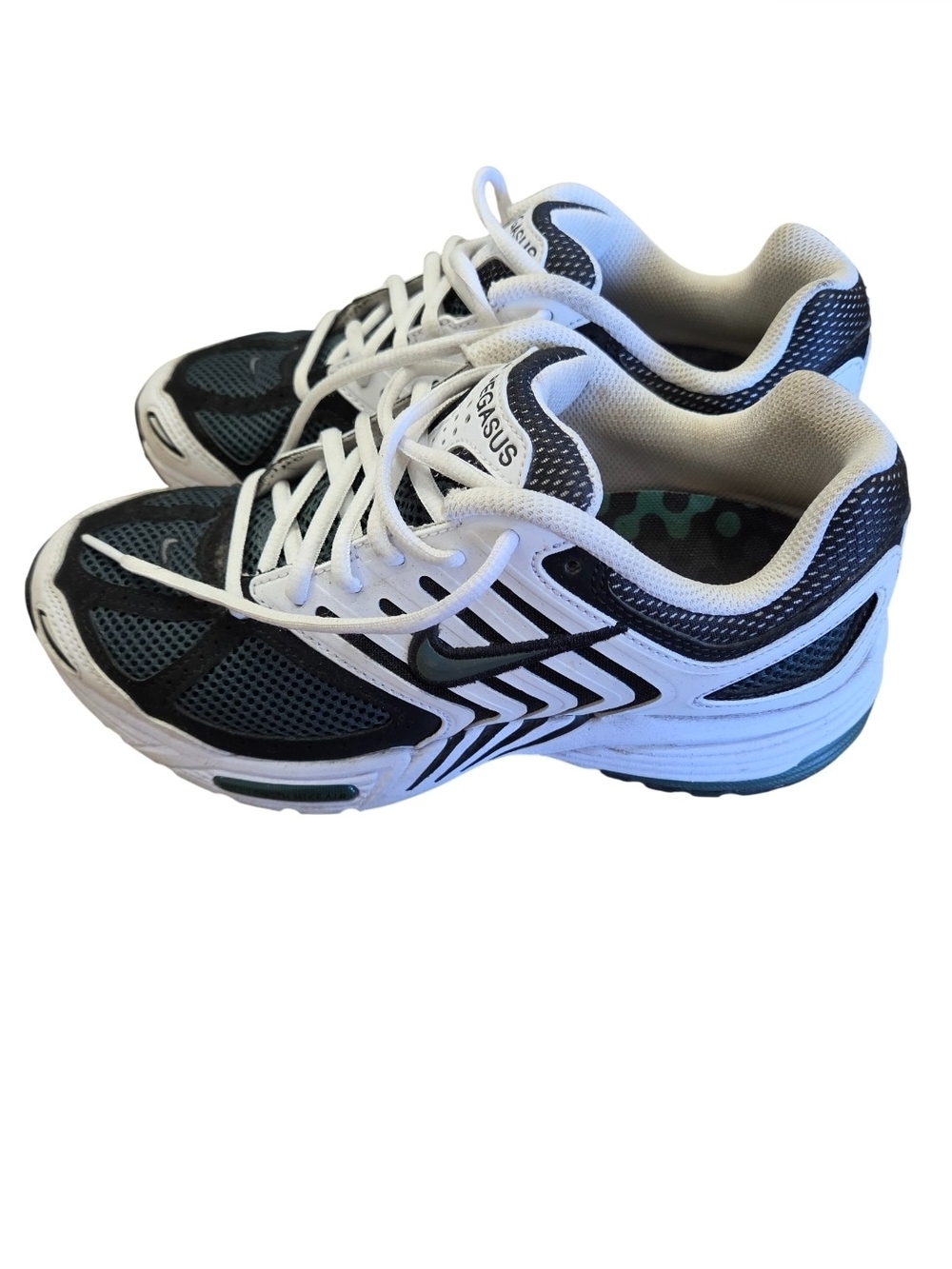 Nike White and Black Athletic Running Sneakers with Teal Accents